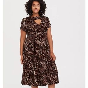 Retro leppard print key hole midi dress